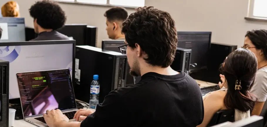Programa Hackers do Bem abre 25 mil vagas gratuitas para formação em cibersegurança em 2026