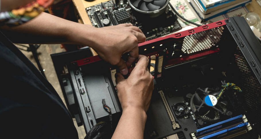 Kingston oferece 10 mil bolsas para curso gratuito de montagem e manutenção de PCs
