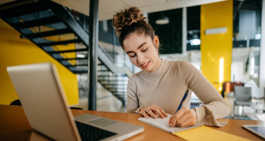 Evento em São Paulo oferece mais de 200 vagas para jovens com foco em estágio e trainee