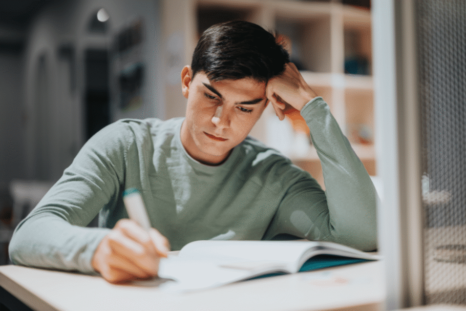 Literatura vira trunfo na reta final do Enem com recorde de inscritos - Imagem do artigo